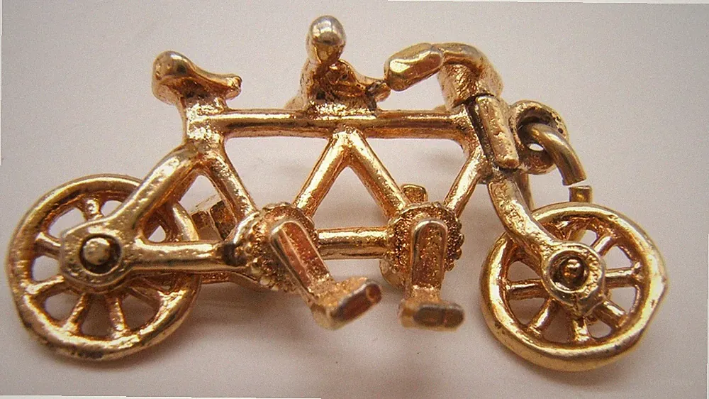 VTG GOLD TONE CHARM TANDEM BICYCLE MOVEABLE BICYCLE BUILT FOR TWO